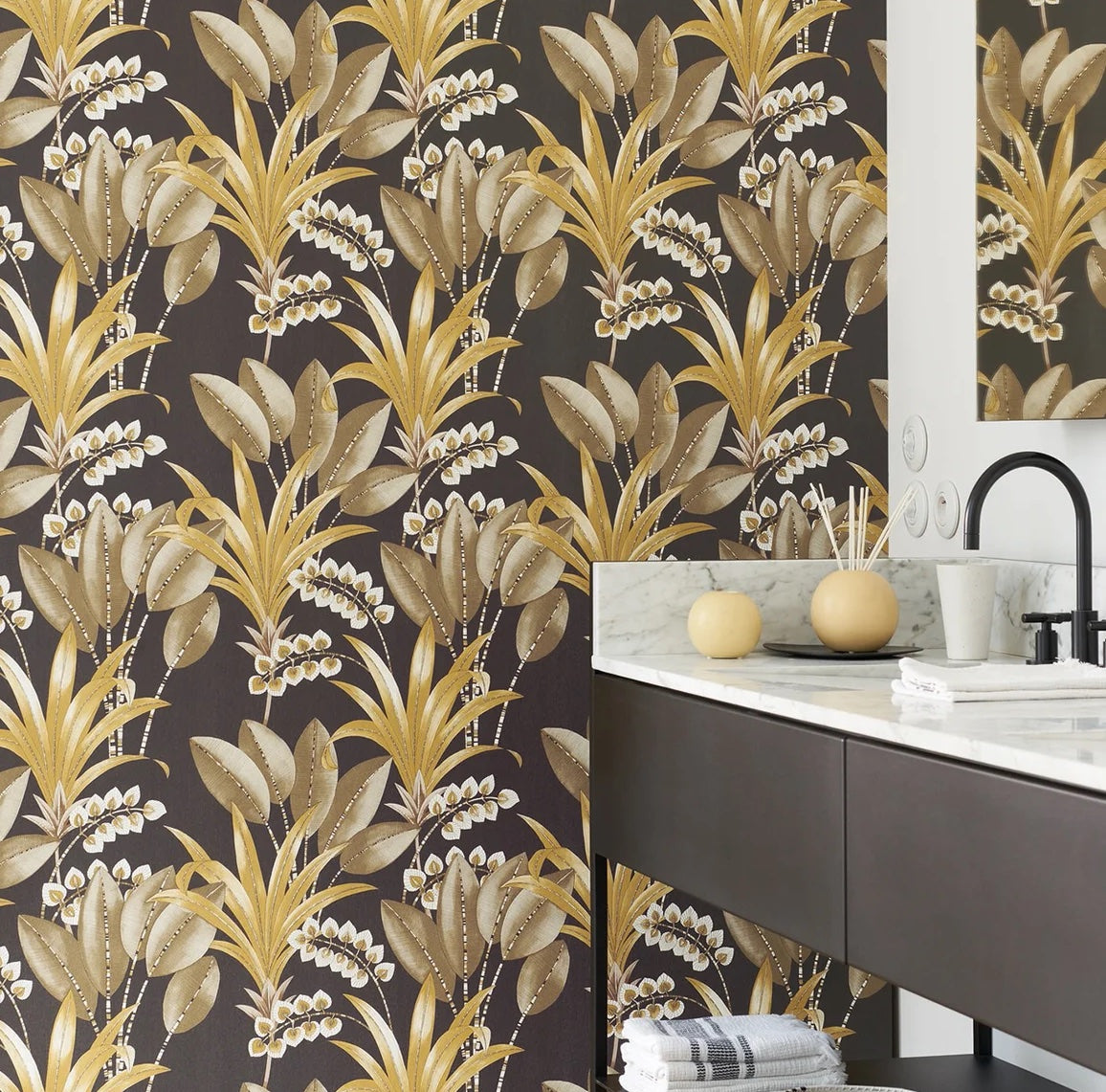Bathroom Wallpaper