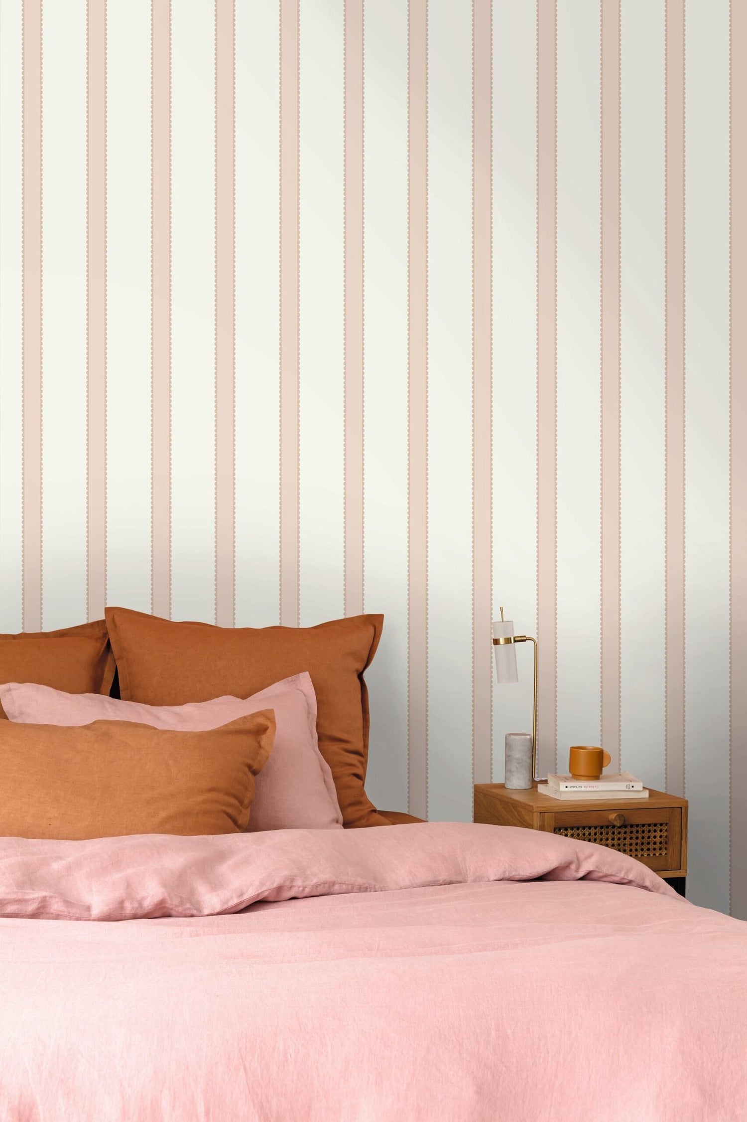 Happy Feston Stripe Wallpaper