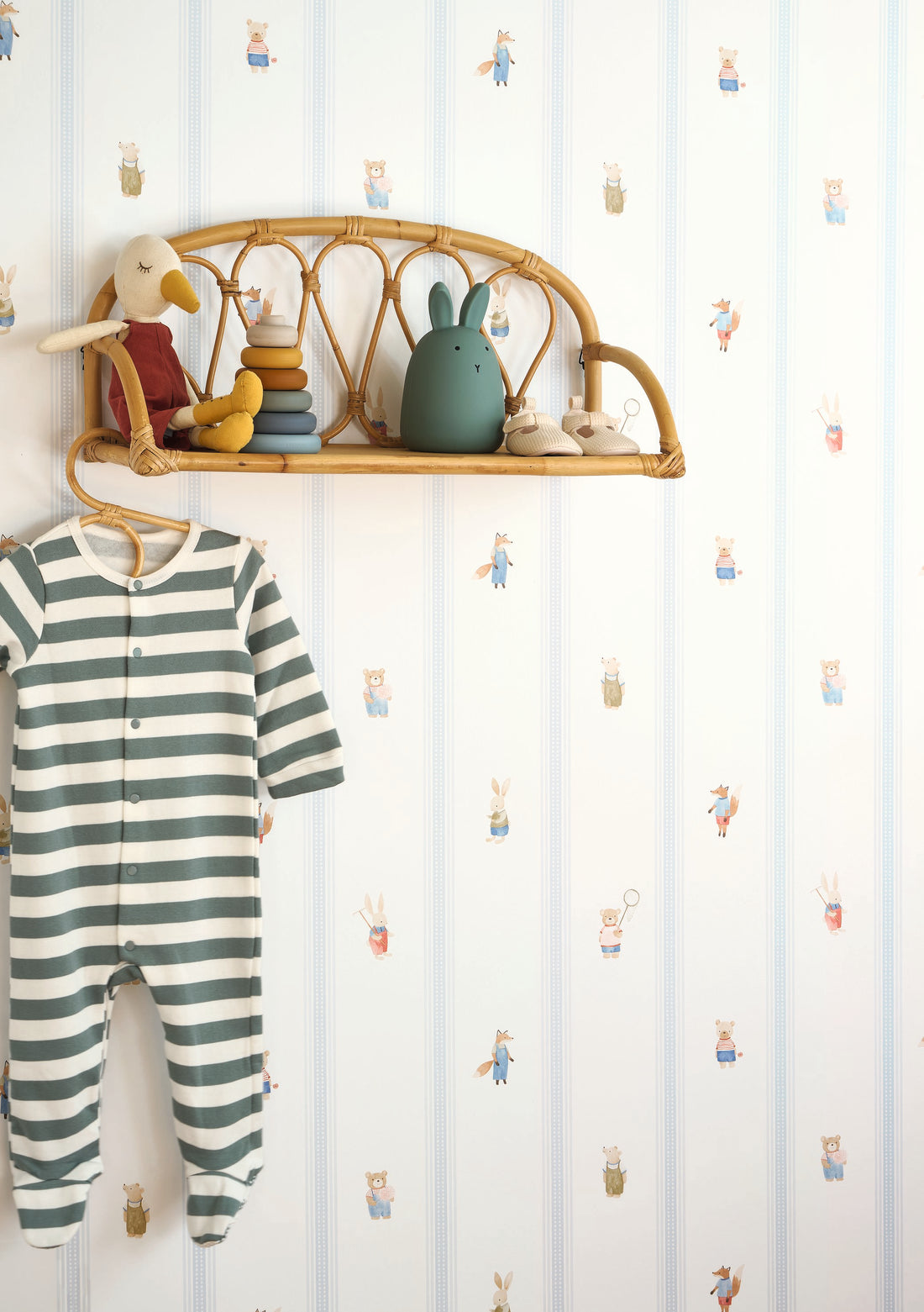 Little Friends with Stripes Wallpaper