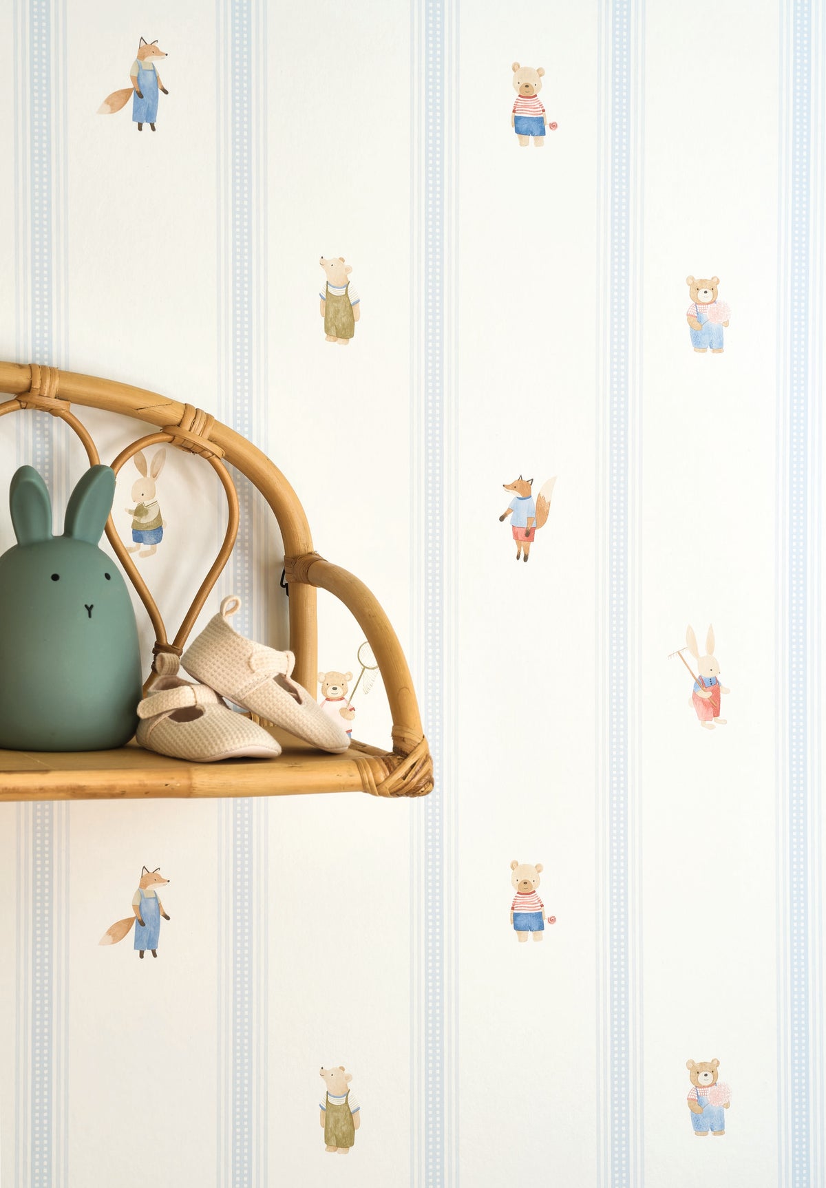 Little Friends with Stripes Wallpaper
