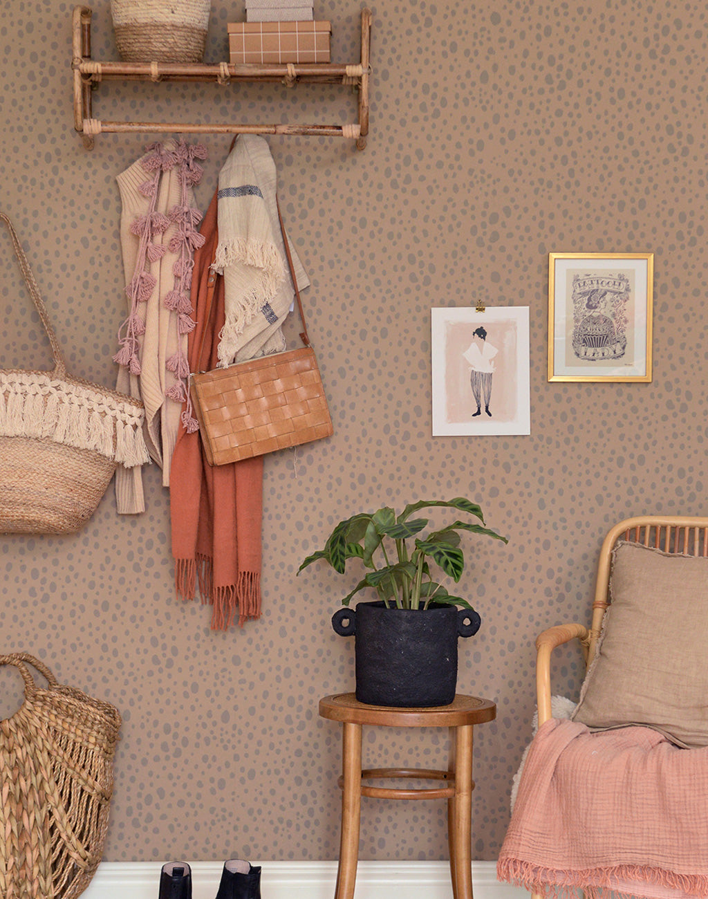 Animal Dots Wallpaper